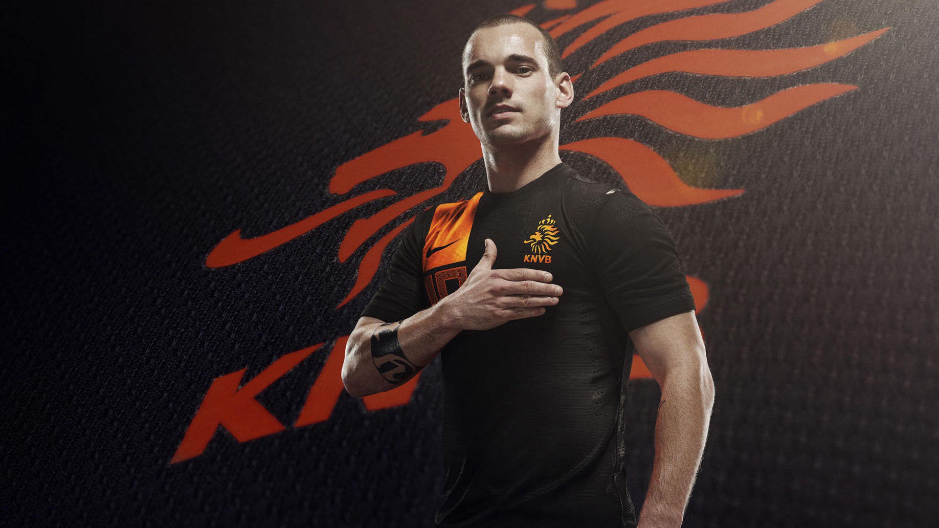 “青少年足球联赛火热进行，激发青年的运动热情”，青少年足球邀请赛