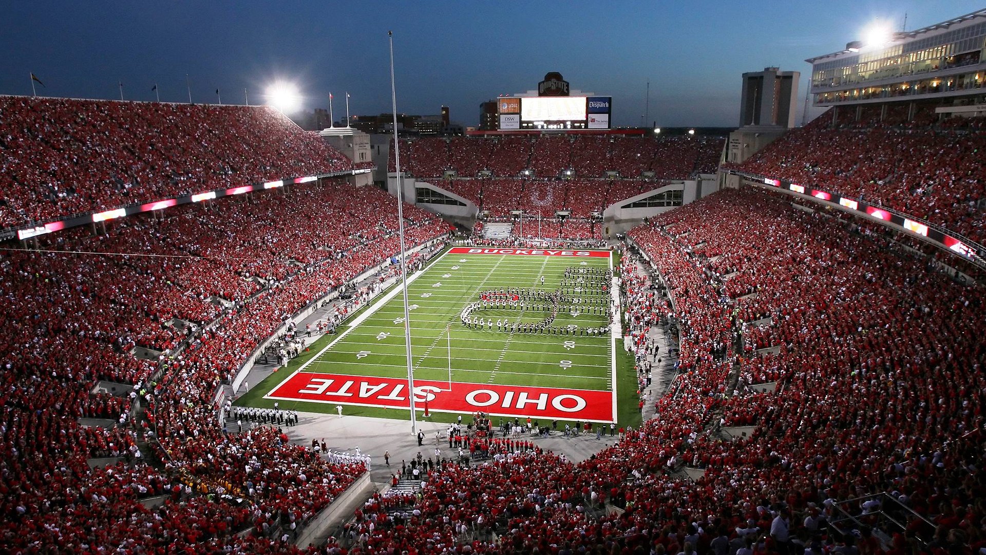 智能材料：未来赛车的革新之路，智能汽车材料